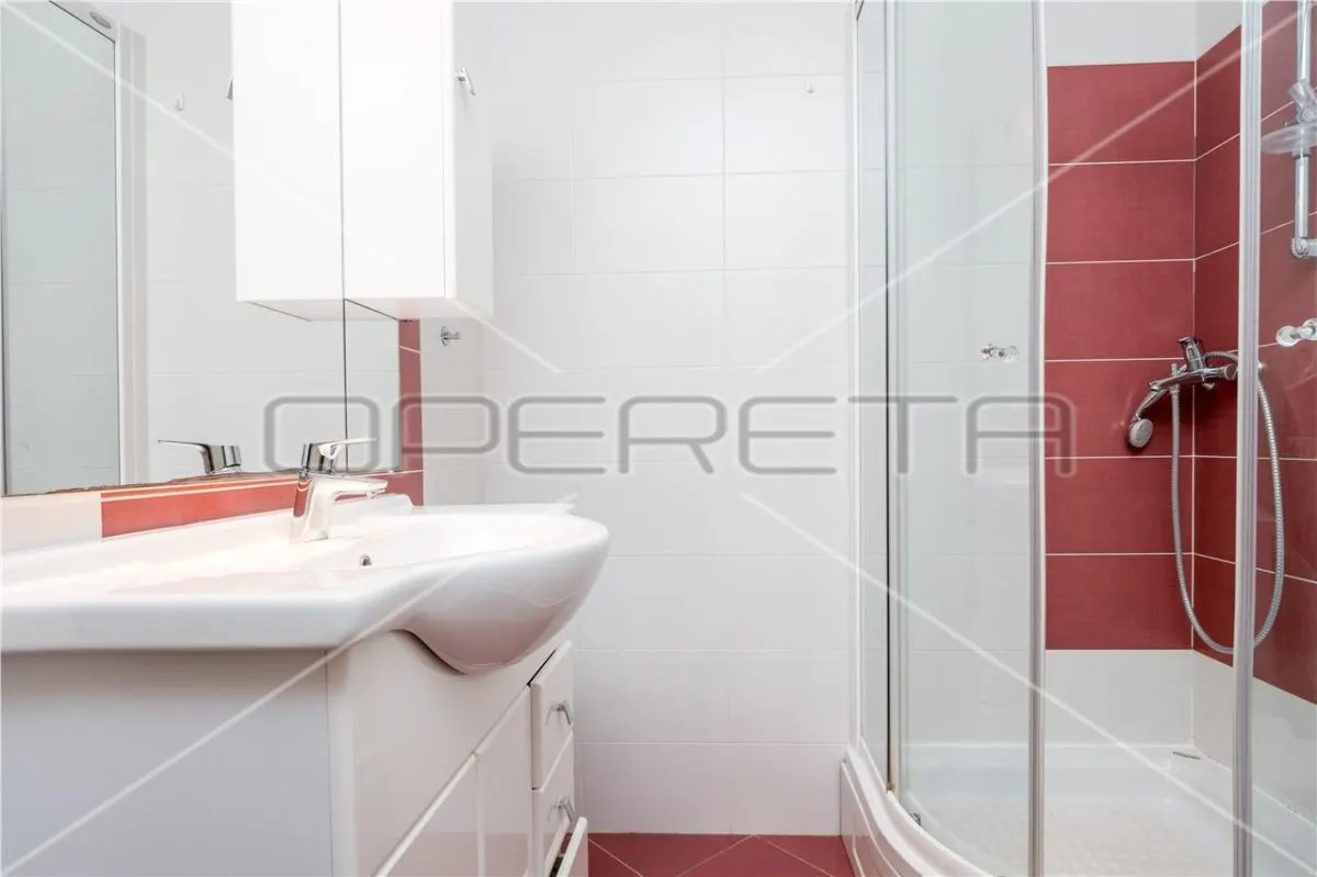 Appartement Quatre Chambres à Louer à Zagreb, Maksimir - foto 7