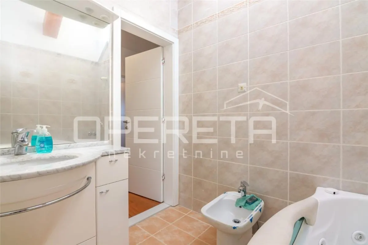 Appartement de Quatre Chambres à Louer à Zagreb, Bukovac - foto 20