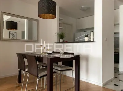 Apartamento de Tres Dormitorios en Alquiler en Zagreb, Plaza Iblerov - foto 4