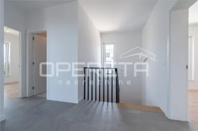 Appartement Duplex de Luxe à Louer à Long Terme à Tar, Istrie - foto 11
