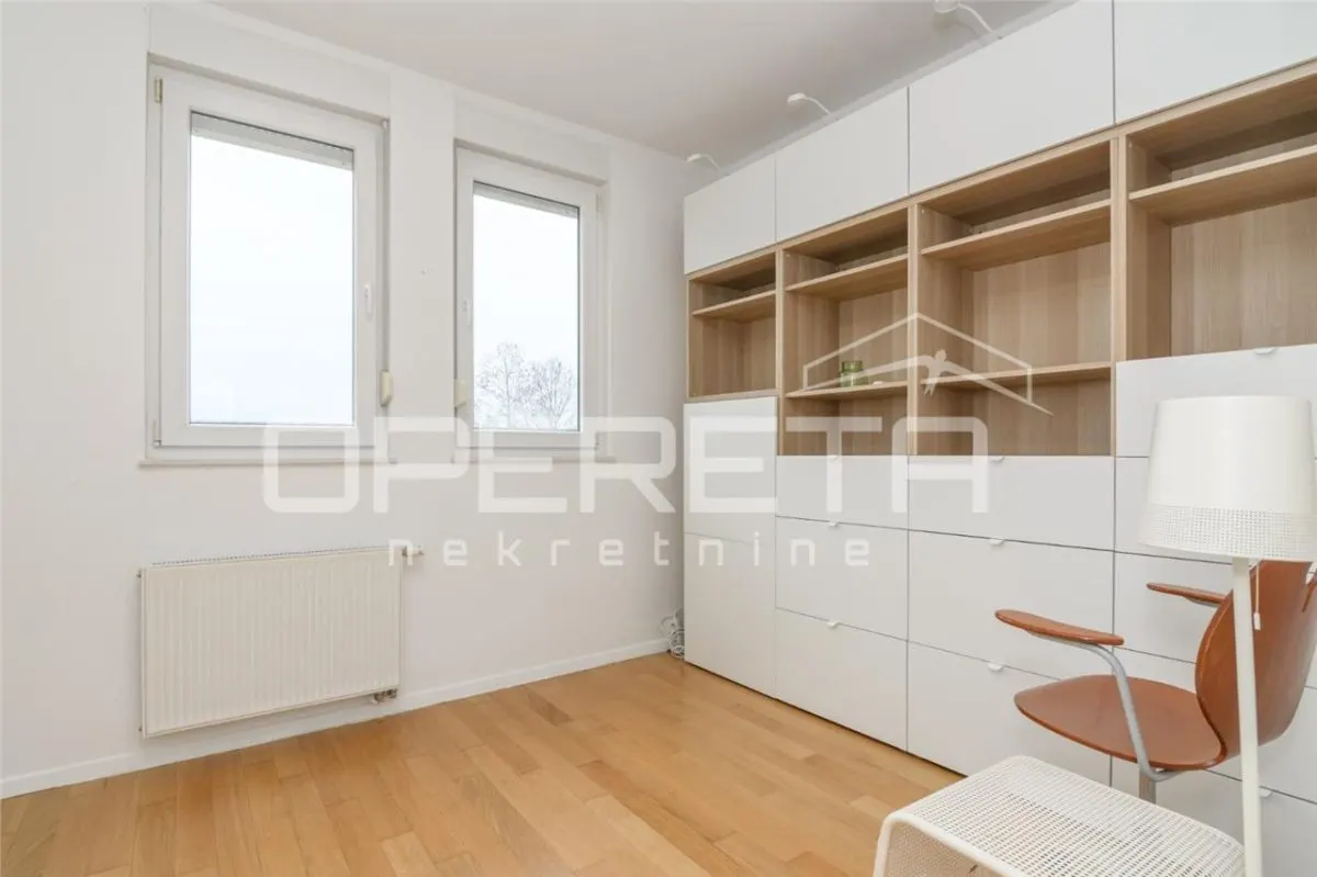 Apartamento de Cuatro Dormitorios en Venta en Samobor, Croacia - foto 14