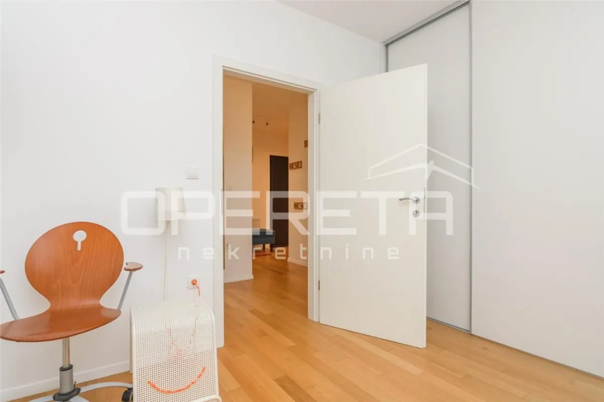 Apartamento de Cuatro Dormitorios en Venta en Samobor, Croacia - foto 15