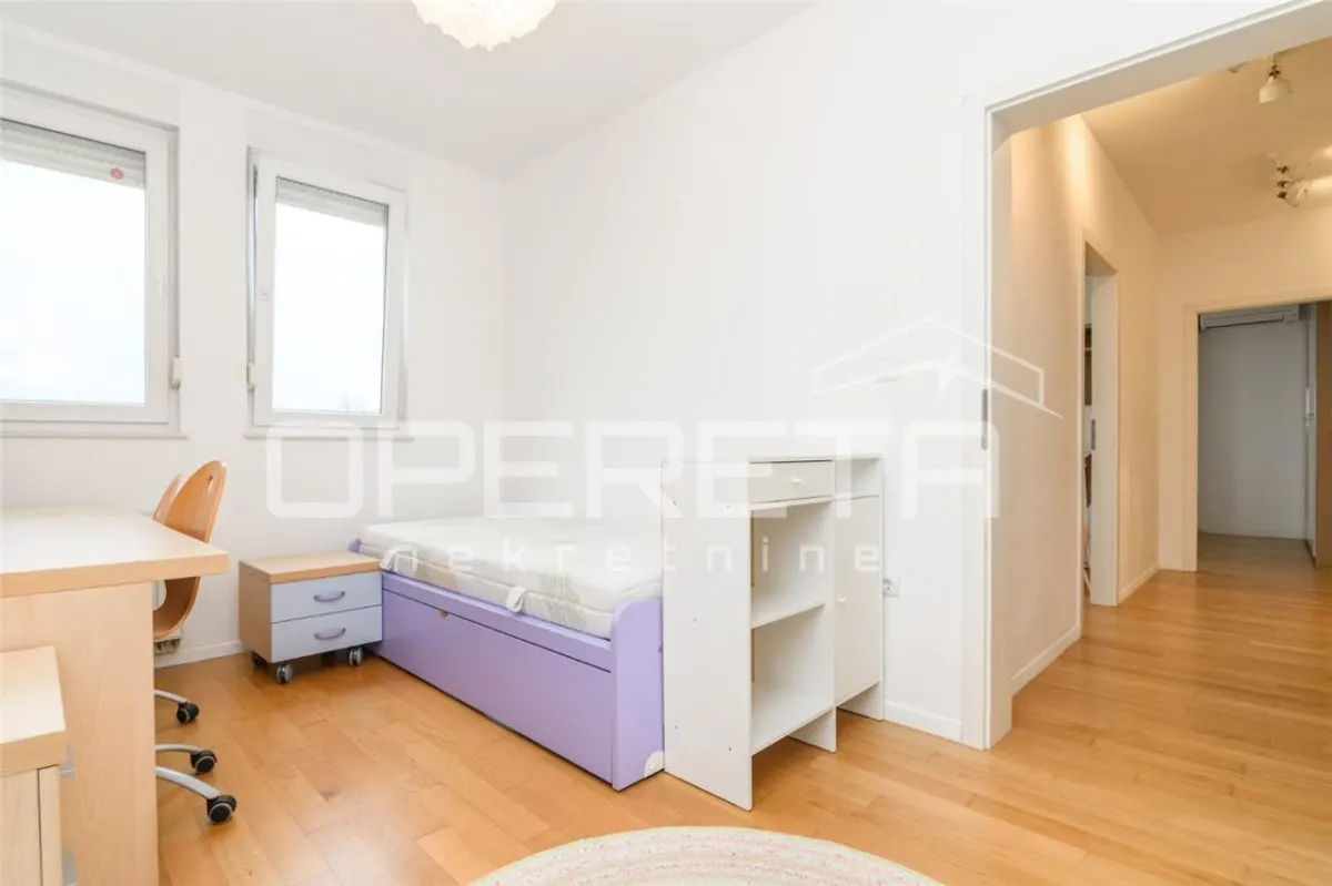 Apartamento de Cuatro Dormitorios en Venta en Samobor, Croacia - foto 17