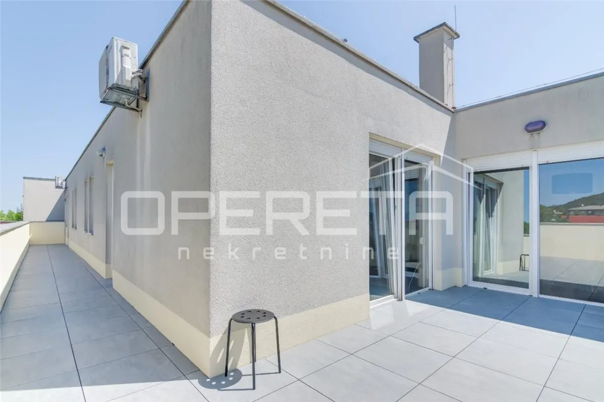 Apartamento de Cuatro Dormitorios en Venta en Samobor, Croacia - foto 24