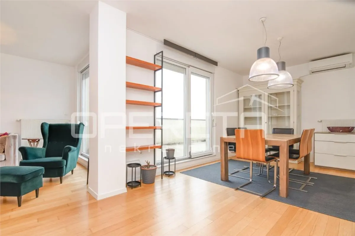 Apartamento de Cuatro Dormitorios en Venta en Samobor, Croacia - foto 4