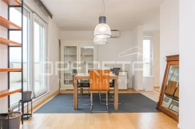 Apartamento de Cuatro Dormitorios en Venta en Samobor, Croacia - foto 5