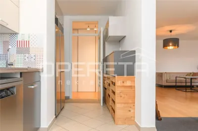 Apartamento de Cuatro Dormitorios en Venta en Samobor, Croacia - foto 8