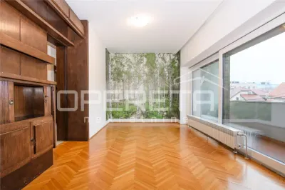 Appartement Cinq Pièces à Louer à Zagreb, Medveščak - Zagreb