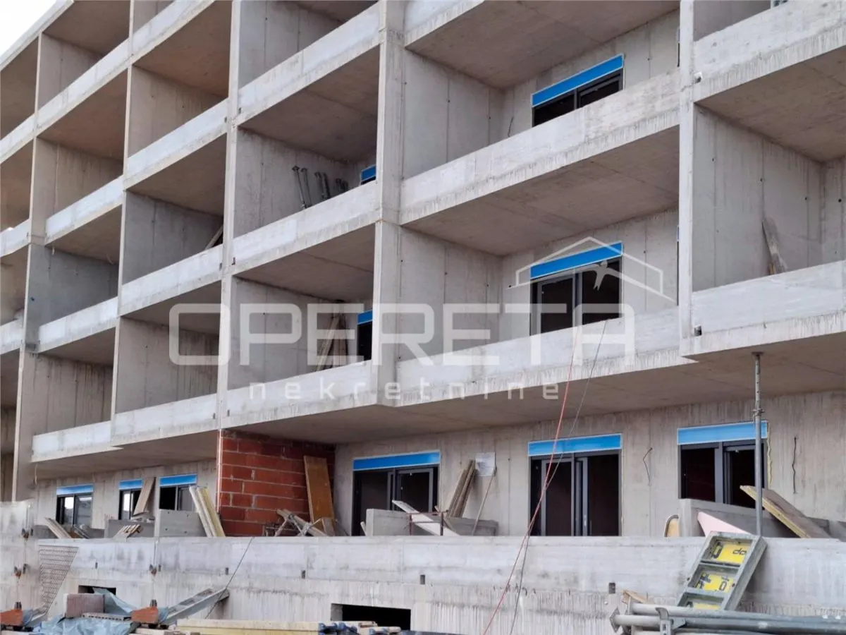 Apartamento de Dos Dormitorios en Venta en Makarska, Croacia, con Terraza y Vistas al Mar - foto 7