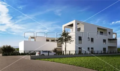 Apartamento en Planta Baja con Jardín en Venta en Porec, Croacia - foto 7
