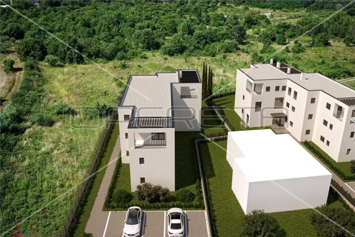 Apartamento en Planta Baja con Jardín en Venta en Porec, Croacia - foto 10