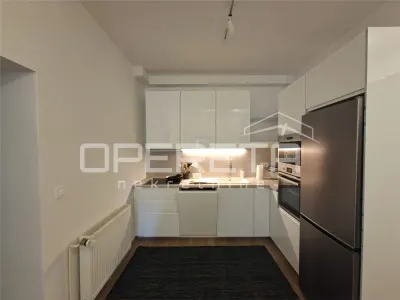 Apartamento de Tres Dormitorios en Alquiler en Varazdin, Croacia - foto 7