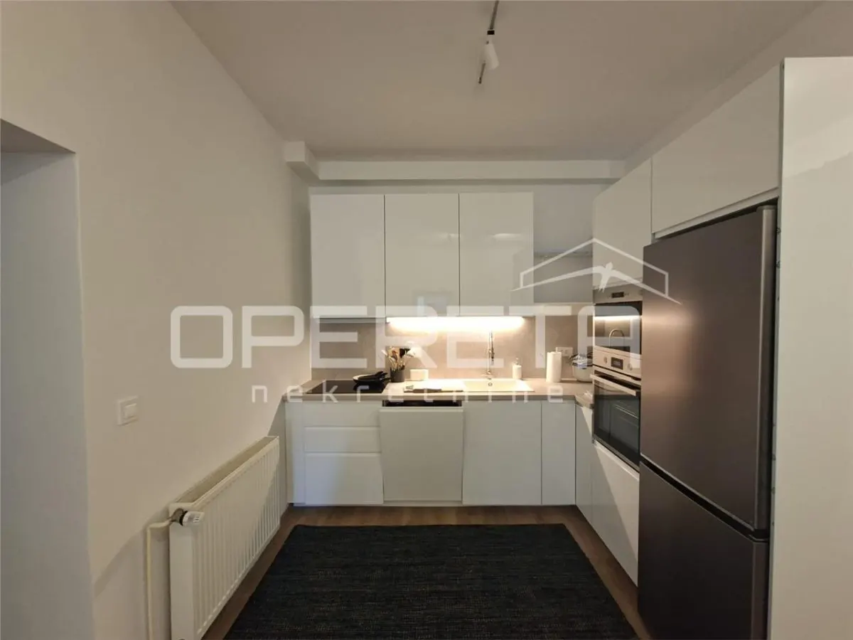 Apartamento de Tres Dormitorios en Alquiler en Varazdin, Croacia - foto 7