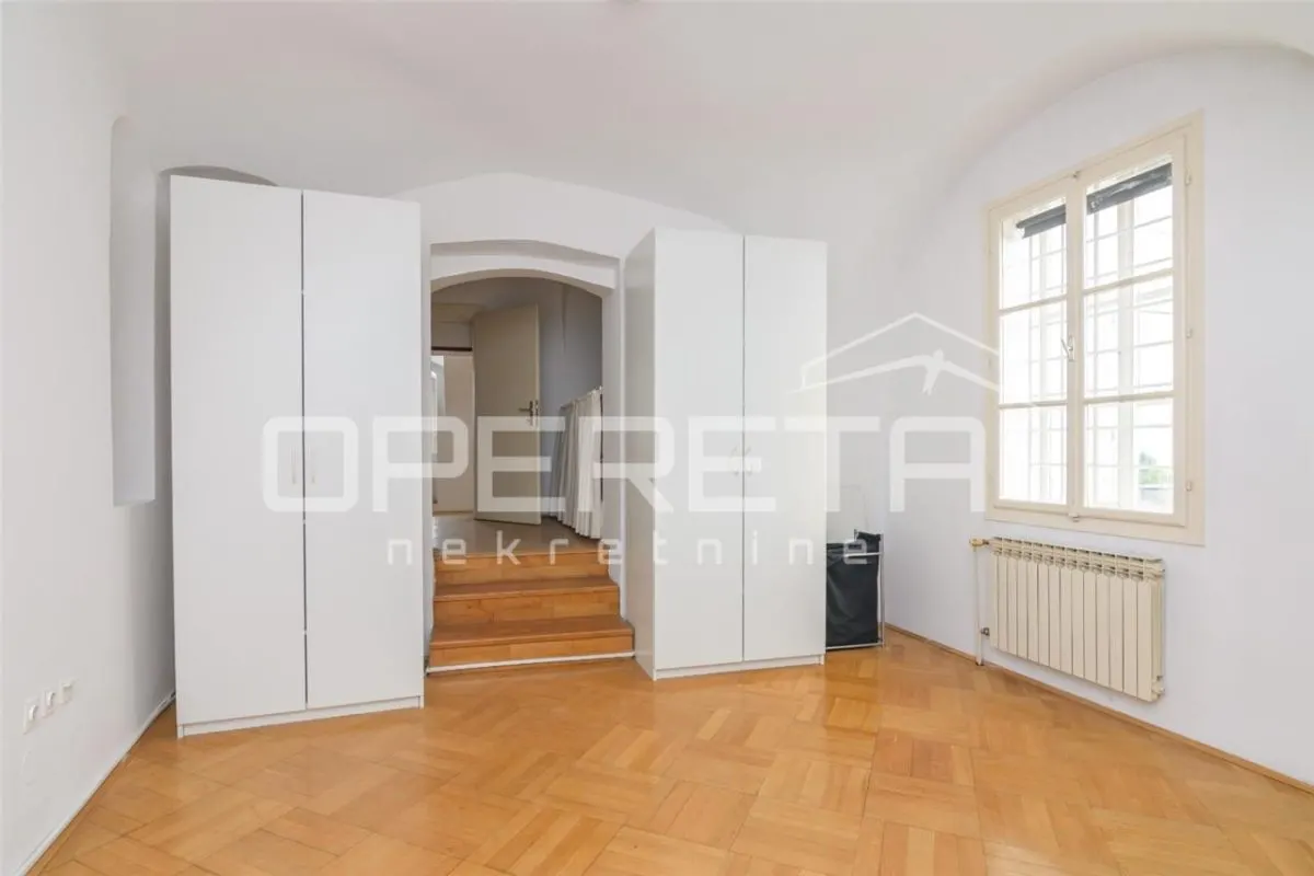 Appartement de 5 Chambres à Vendre à Zagreb, Ville Haute - foto 2