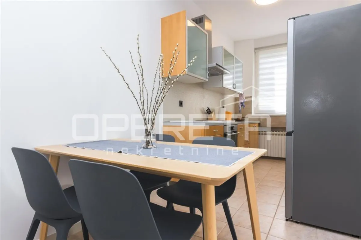 Apartamento de 2 Dormitorios en Alquiler en el Centro de Zagreb, Teslina - foto 3