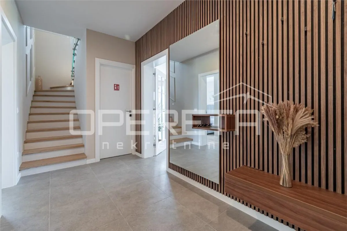 Apartamento de Dos Plantas Recién Construido con Piscina Privada y Vistas al Mar, Tar, Croacia - foto 5