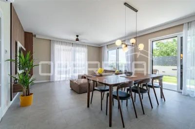 Apartamento de Dos Plantas Recién Construido con Piscina Privada y Vistas al Mar, Tar, Croacia - foto 10