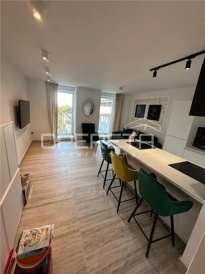 Appartement une chambre à vendre à Rijeka, Croatie - foto 1