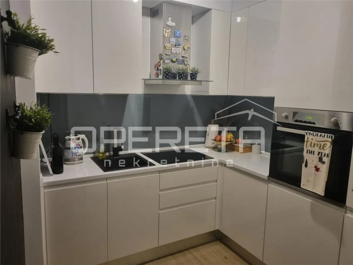 Apartamento de Dos Dormitorios en Alquiler en Split, Croacia - foto 4