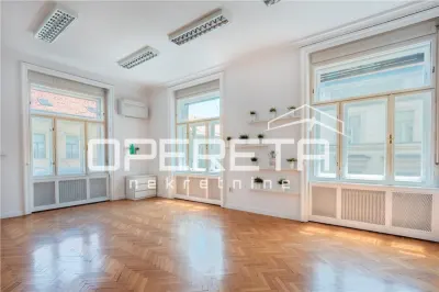 Appartement Quatre Pièces à Vendre à Zagreb, Croatie - Zagreb