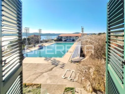 克罗地亚希贝尼克三卧室豪华公寓出售 - Šibenik