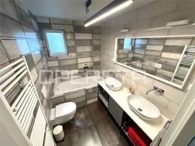 Appartement Deux Chambres à Vendre à Split, Croatie - foto 10