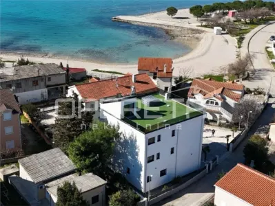 Apartamento de Dos Dormitorios en Venta en Vodice, Srima, Croacia - foto 9
