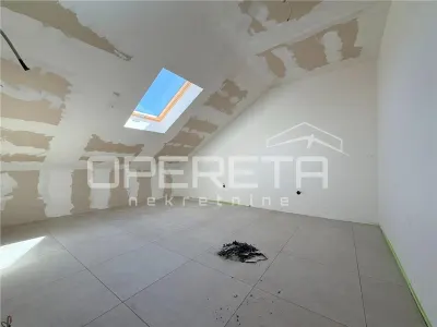 Apartamento de Cinco Habitaciones en Venta en Zagreb, Croacia - foto 11