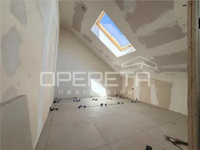 Apartamento de Cinco Habitaciones en Venta en Zagreb, Croacia - foto 12