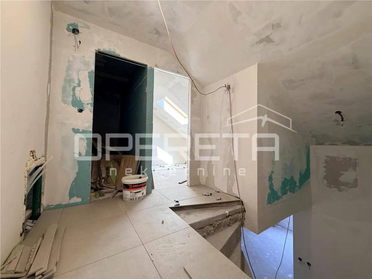 Apartamento de Cinco Habitaciones en Venta en Zagreb, Croacia - foto 13