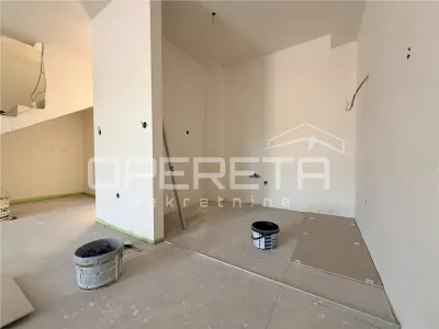Apartamento de Cinco Habitaciones en Venta en Zagreb, Croacia - foto 5