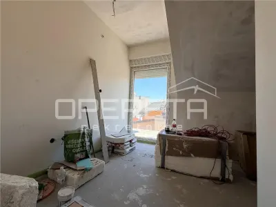 Apartamento de Cinco Habitaciones en Venta en Zagreb, Croacia - foto 6