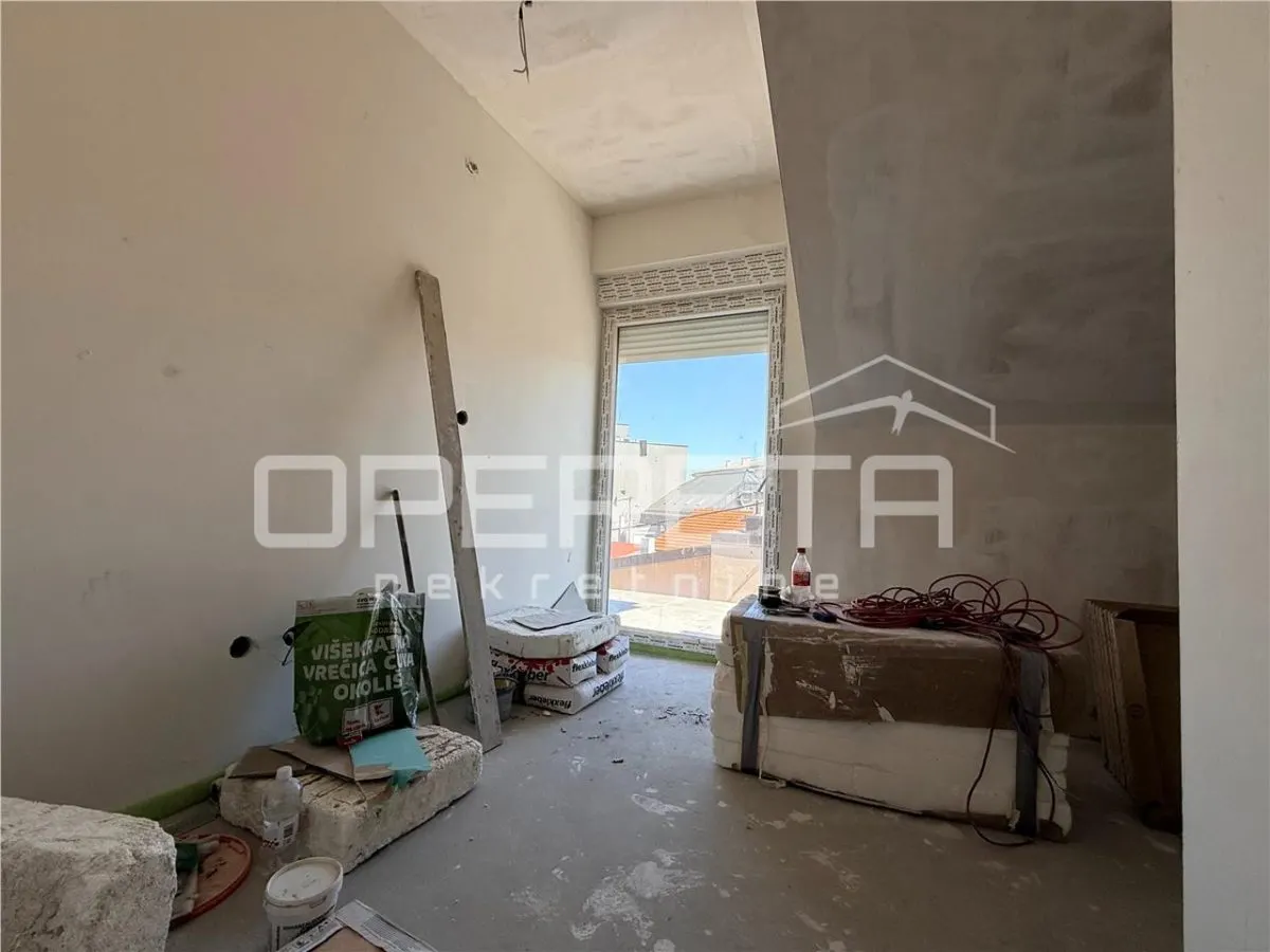 Apartamento de Cinco Habitaciones en Venta en Zagreb, Croacia - foto 6