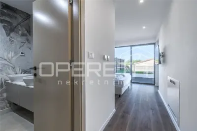 Apartamento Moderno en Planta Baja con Piscina Privada, Nova Vas, Croacia - foto 11