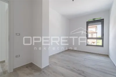Apartamento en Venta en Umag, Croacia - foto 4