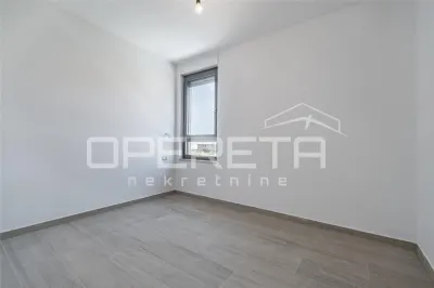 Apartamento en Primera Planta con Jardín en Venta en Umag, Croacia - foto 4