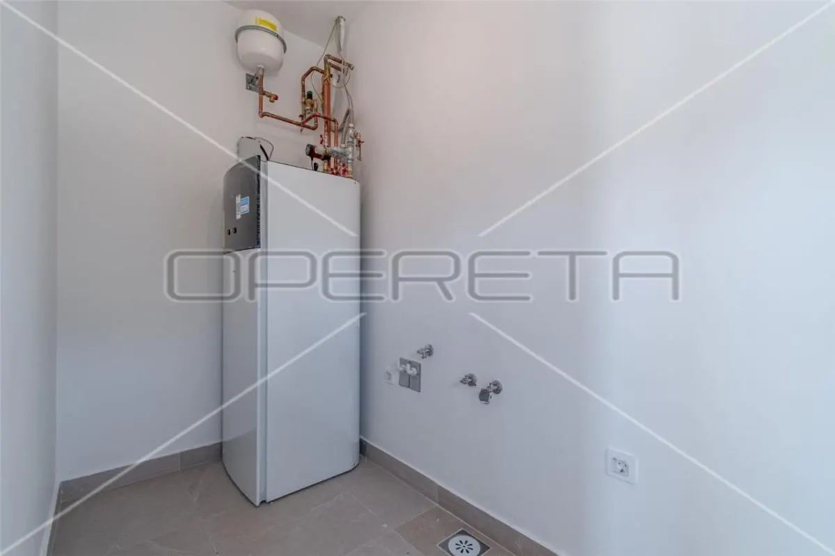 Apartamento Moderno de 3 Dormitorios en Venta en Rovinj, Croacia - foto 6