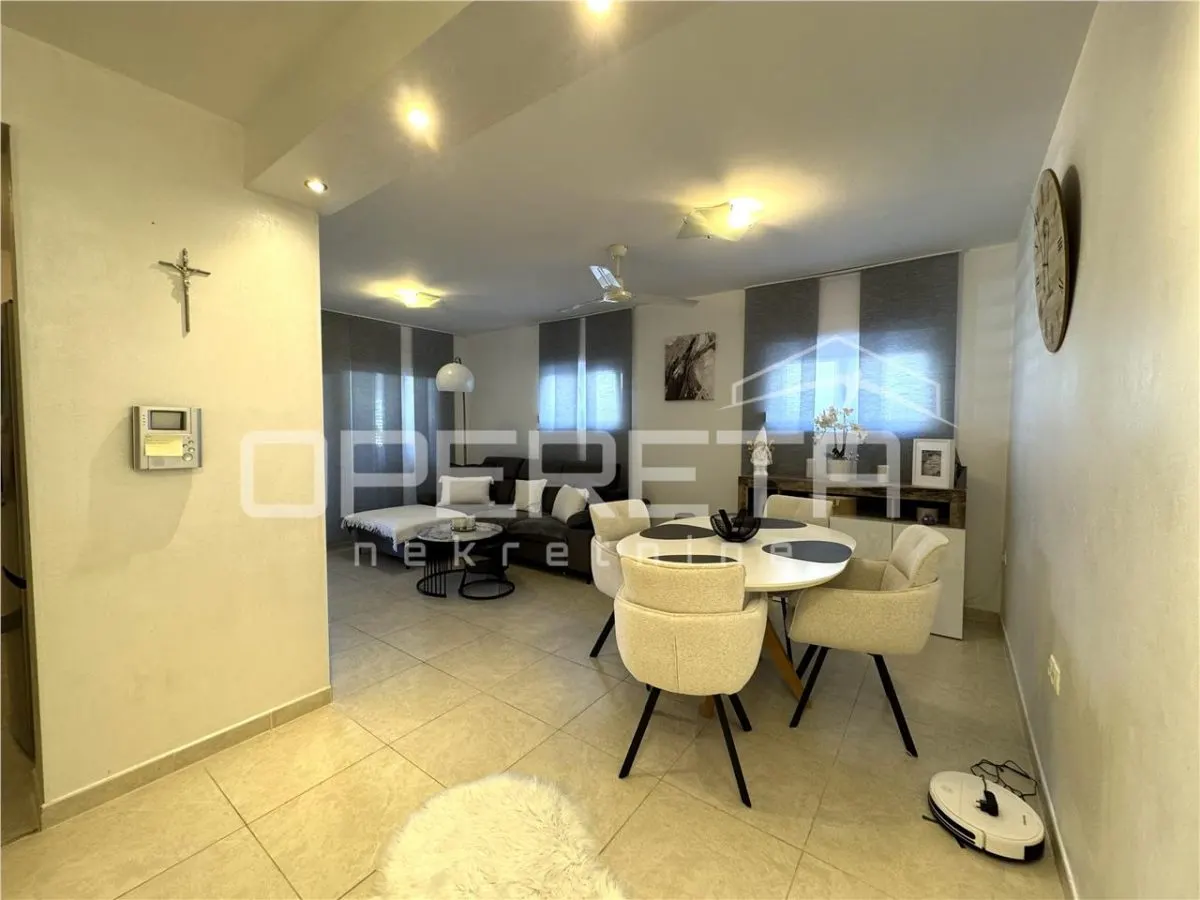 Apartament de vanzare in Croatia, Okrug Gornji - foto 1