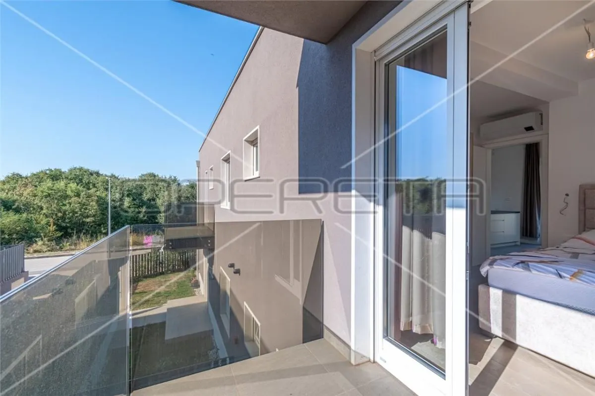 Apartamento en Venta en Porec, Istria, Croacia – Vistas al Mar - foto 14