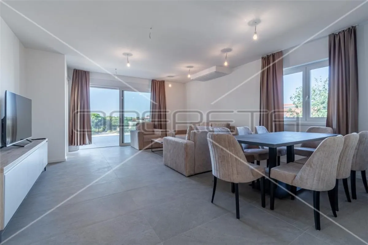 Apartamento en Venta en Porec, Istria, Croacia – Vistas al Mar - foto 4