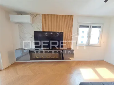 Apartamento de Diseño de Cinco Dormitorios en Venta en Velika Gorica - foto 11