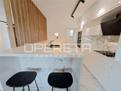 Apartamento de Diseño de Cinco Dormitorios en Venta en Velika Gorica - foto 13