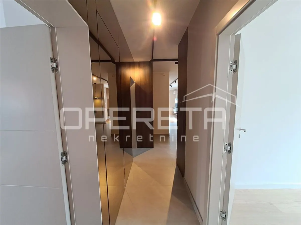 Apartamento de Diseño de Cinco Dormitorios en Venta en Velika Gorica - foto 17
