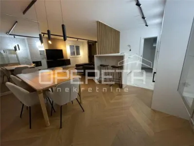 Apartamento de Diseño de Cinco Dormitorios en Venta en Velika Gorica - foto 3