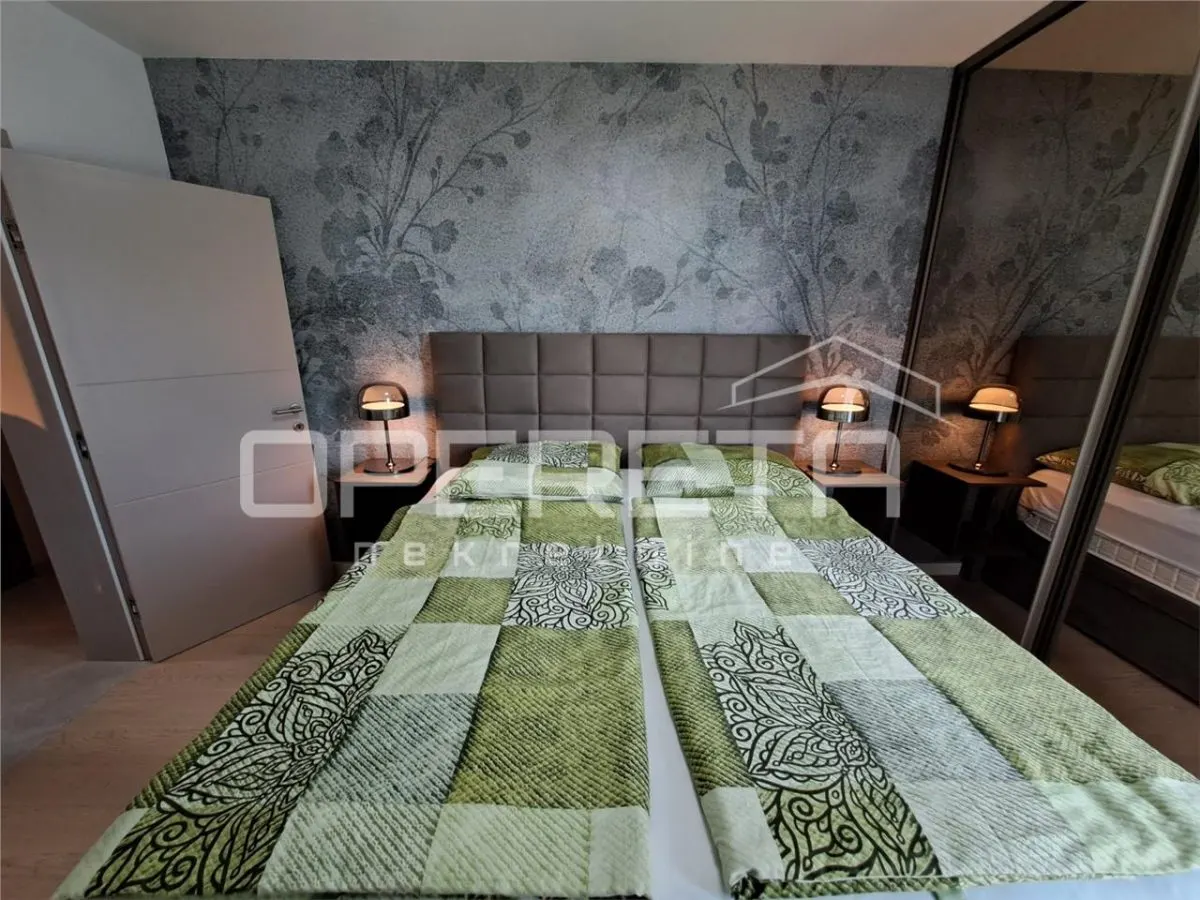 Apartamento de Diseño de Cinco Dormitorios en Venta en Velika Gorica - foto 21