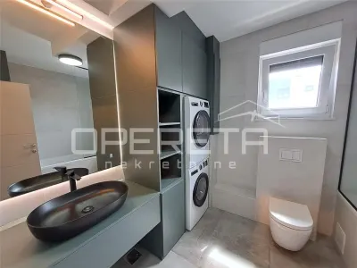 Apartamento de Diseño de Cinco Dormitorios en Venta en Velika Gorica - foto 4