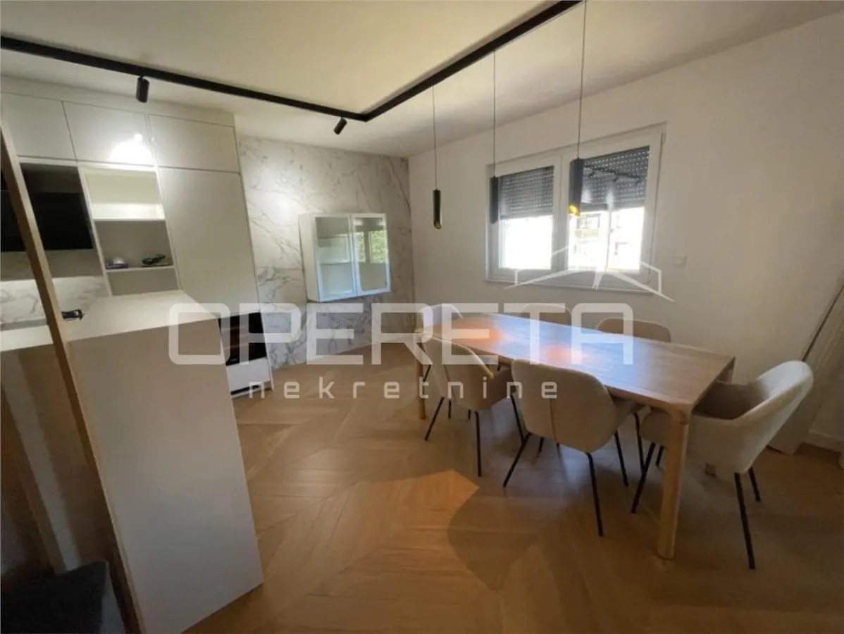 Apartamento de Diseño de Cinco Dormitorios en Venta en Velika Gorica - foto 8