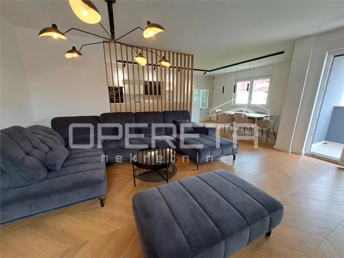 Apartamento de Diseño de Cinco Dormitorios en Venta en Velika Gorica - foto 9