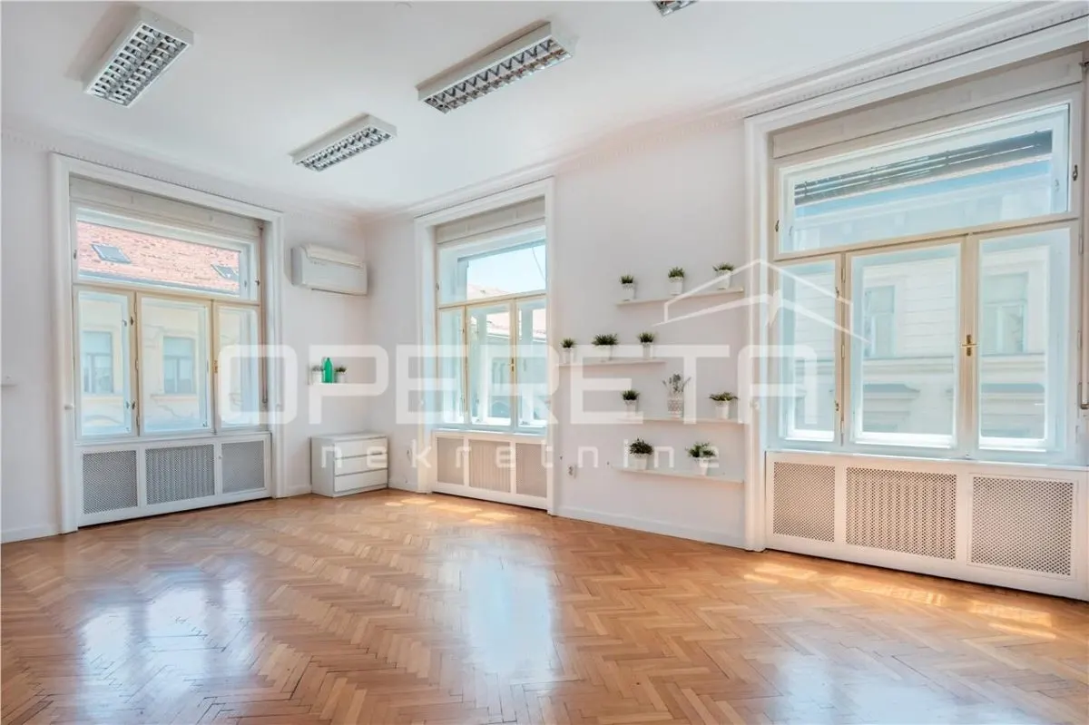 Appartement Quatre Pièces à Vendre à Zagreb, Croatie - foto 1