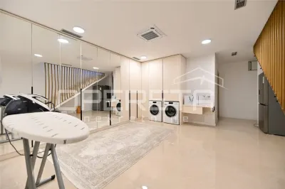 Apartamento de Lujo de Cuatro Plantas en Venta en Podstrana, Sv. Martin, Croatia - foto 12